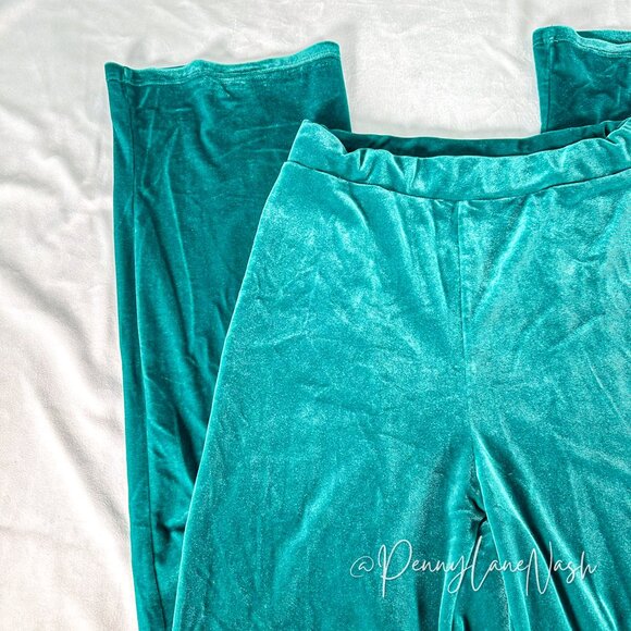 Fashion Nova Velvet Flare Pants Green - Picture 2 of 6